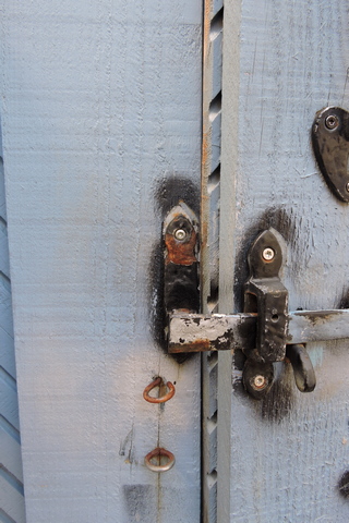 Swollen wood prevented closing