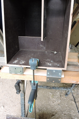 Attaching hinges to the Owl box roof