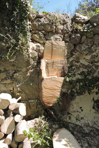 Problem: How to remove the remains from the wall?