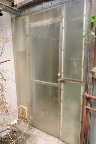 Double polycarbonate winter storm door 