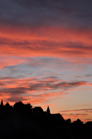 Red sky at night heralds fine weather to follow