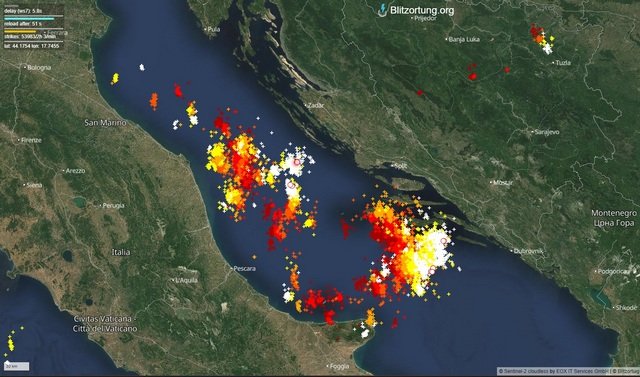 Blitzortung shows the storm to the south